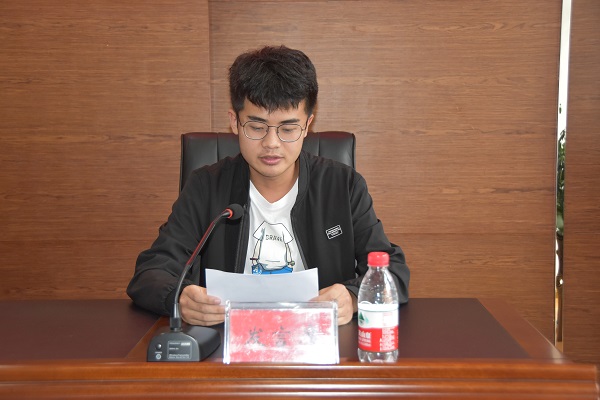 学生代表发言.JPG